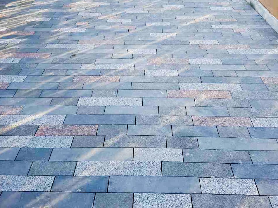 монтаж гранитной брусчатки
